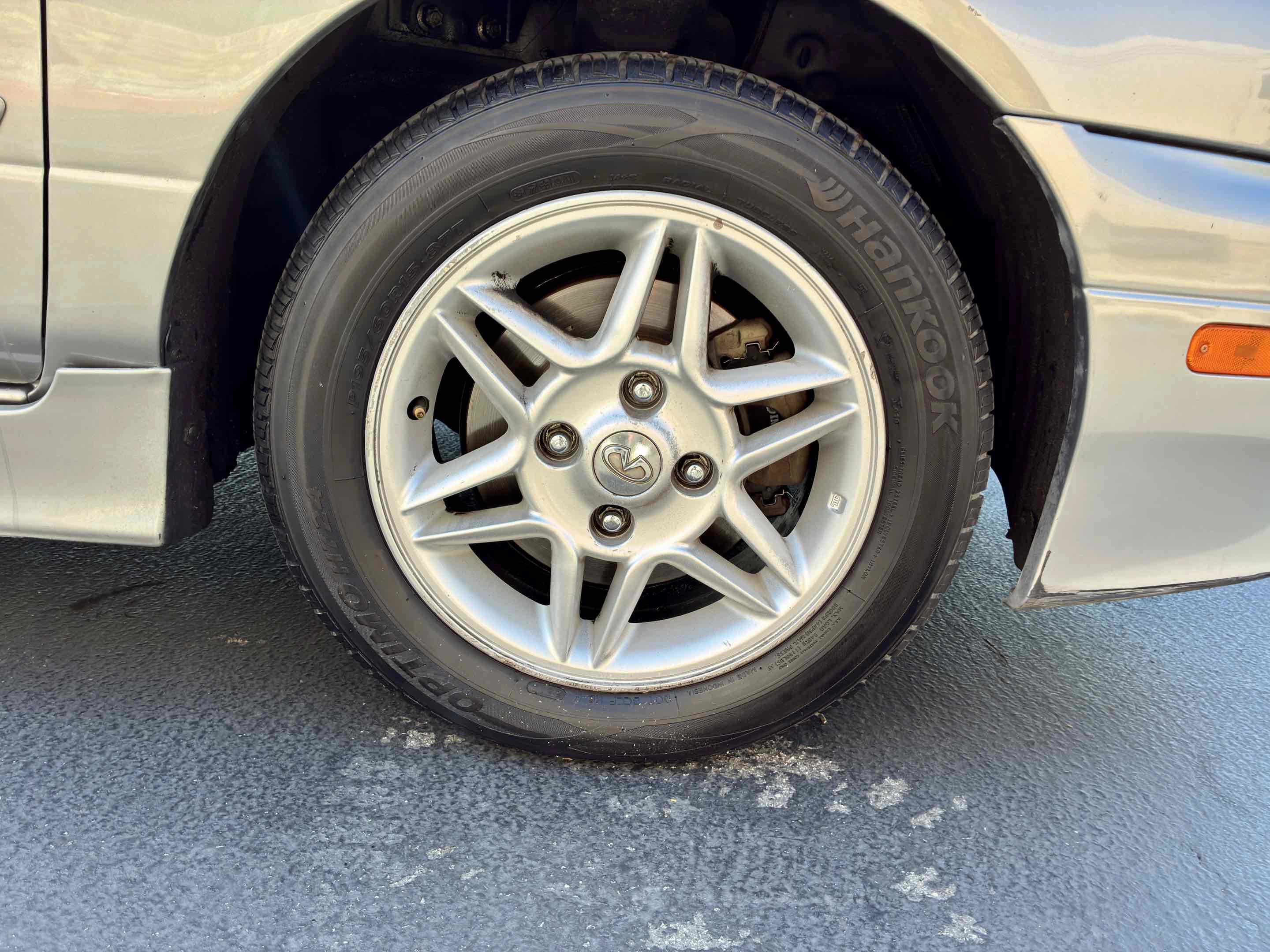 Used 1999 INFINITI G20 FWD image 12