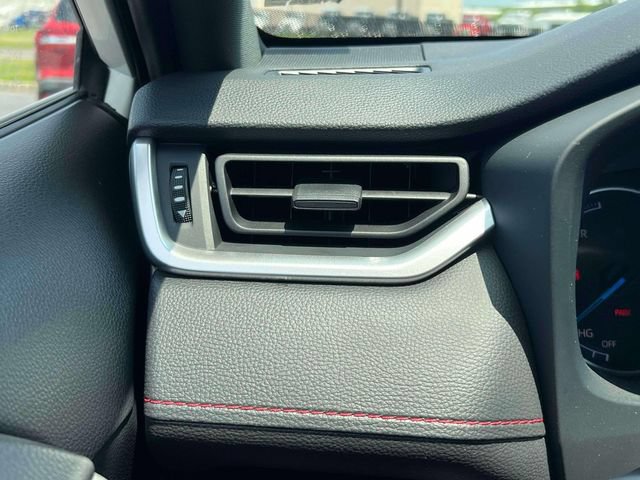 Used 2022 Toyota RAV4 SE w/ Weather & Moonroof Package AWD/4WD image 16