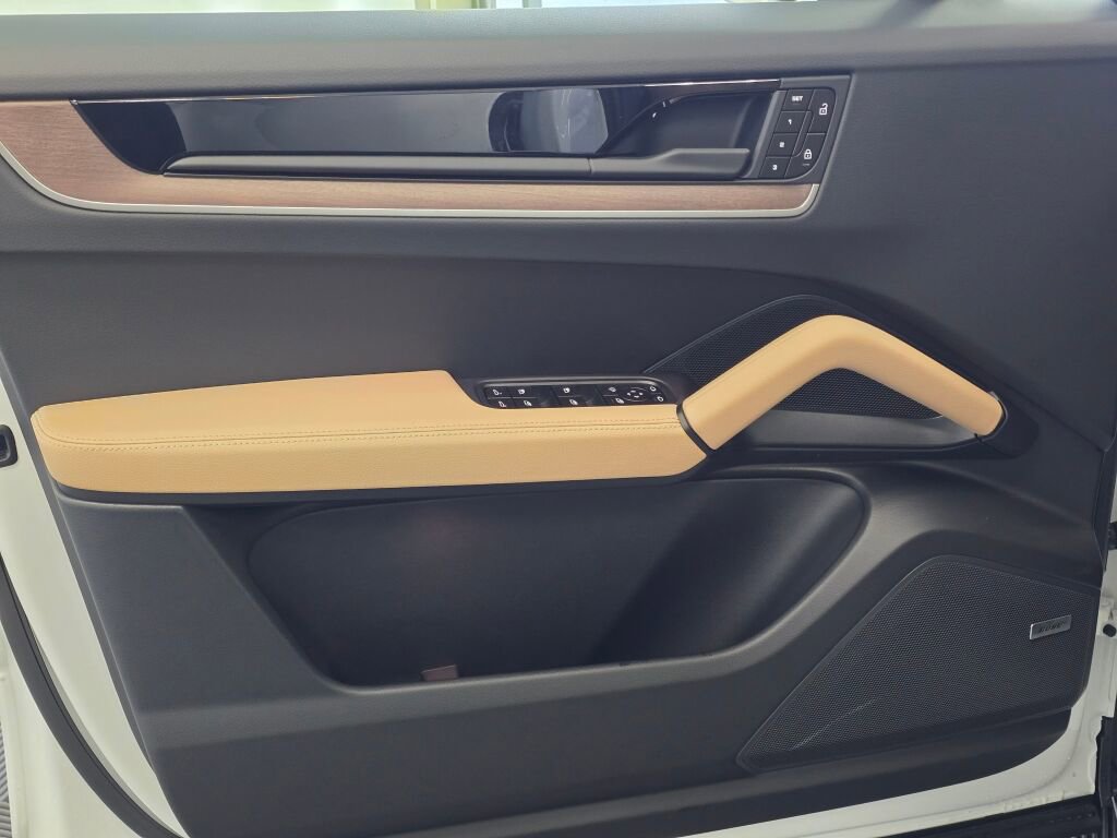 New 2026 Porsche Cayenne image 26