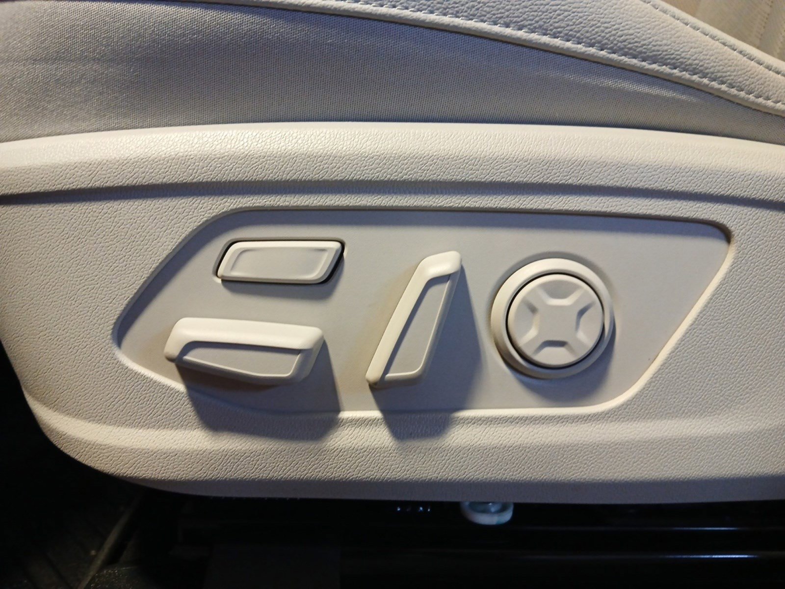 Used 2023 Kia Sorento SX Prestige image 26