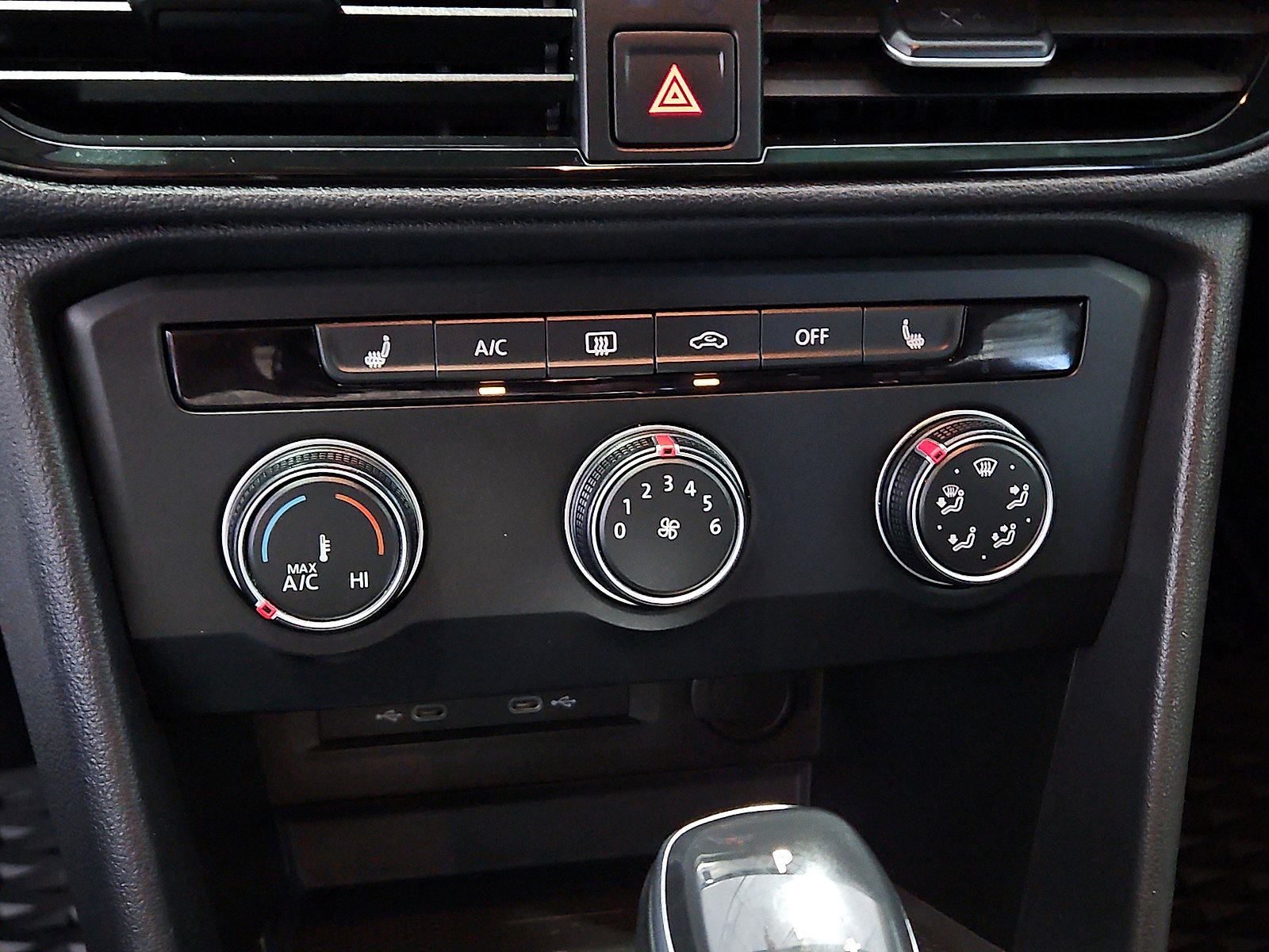 Certified 2022 Volkswagen Taos SE image 14