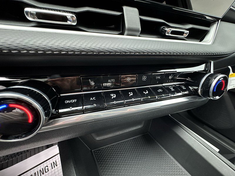 New 2026 Chevrolet Equinox LT w/ Convenience Package II image 19