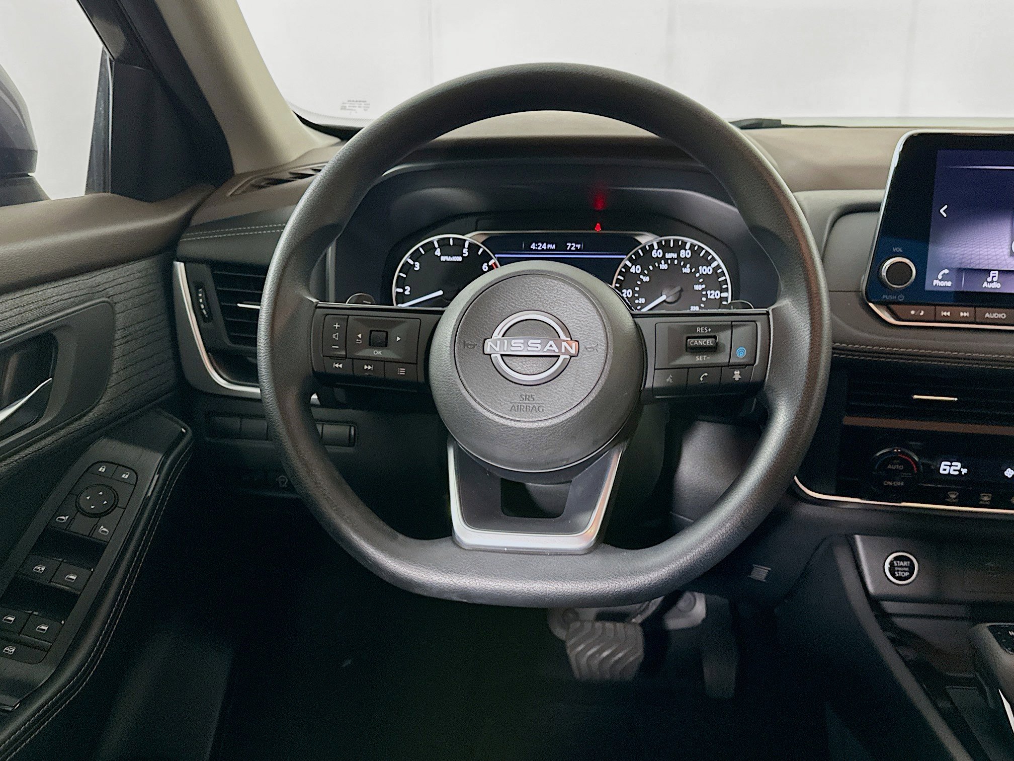 Used 2023 Nissan Rogue SV image 18