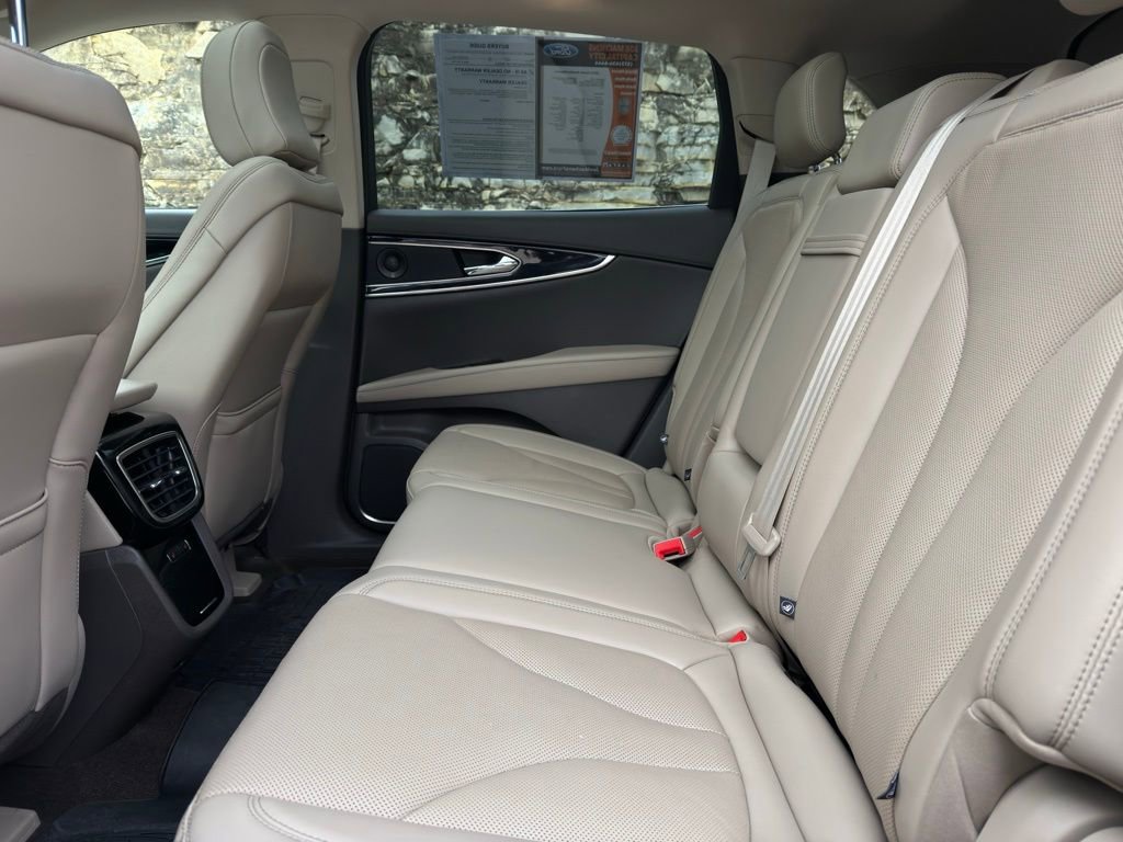 Used 2023 Lincoln Nautilus Reserve w/ Equipment Group 201A image 12