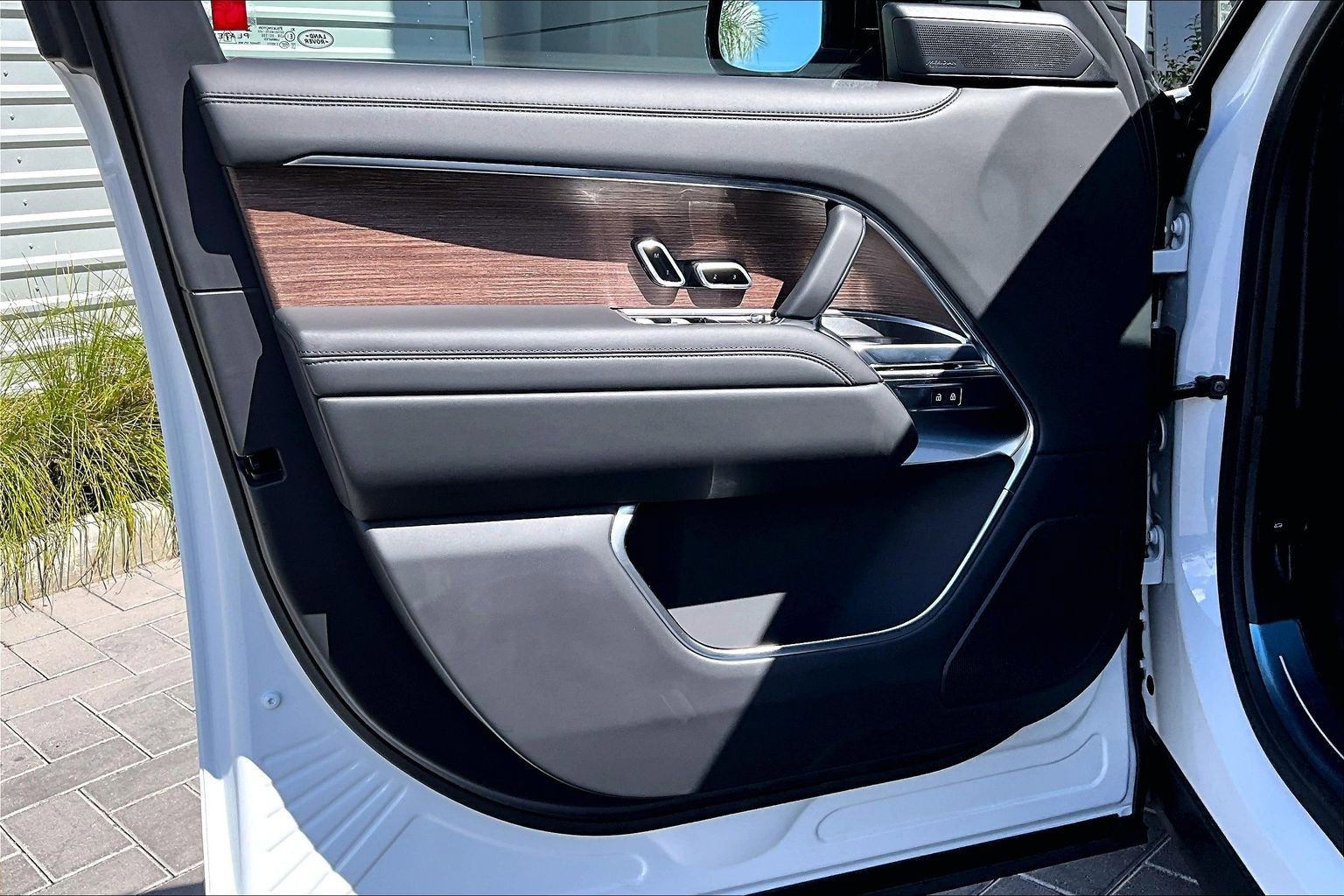 Used 2025 Land Rover Range Rover SE image 22