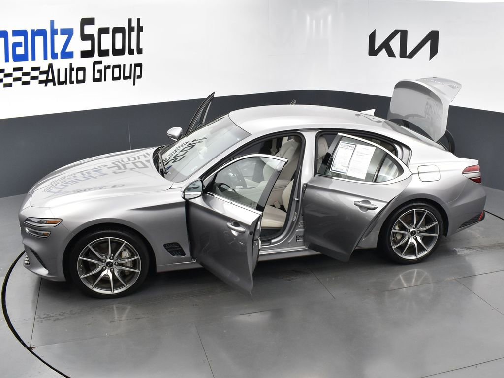 Used 2025 Genesis G70 2.5T image 30