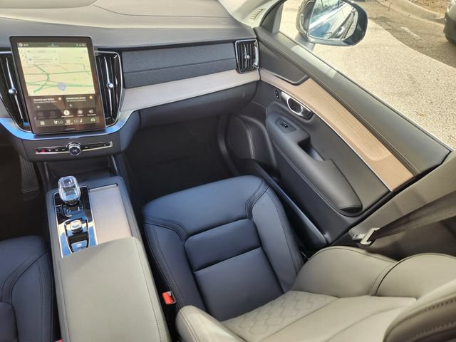New 2026 Volvo XC90 B5 Core AWD/4WD image 12