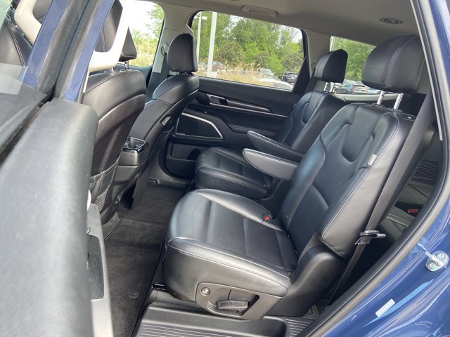 Used 2025 Kia Telluride S image 16