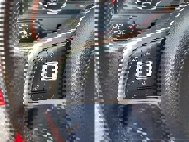 Used 2016 Volkswagen Golf S image 19