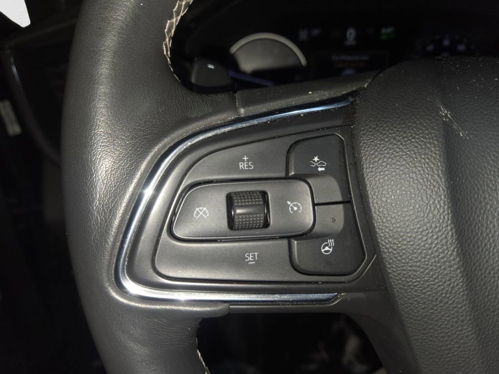 Used 2022 Buick Envision Essence w/ Sport Touring Package image 18