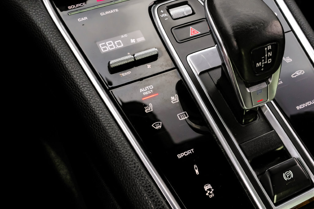 Used 2018 Porsche Panamera 4 AWD/4WD image 24