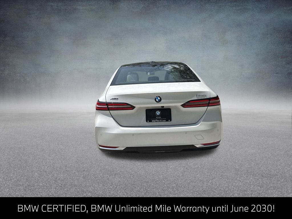 Certified 2026 BMW 530i xDrive w/ Premium Package AWD/4WD image 9