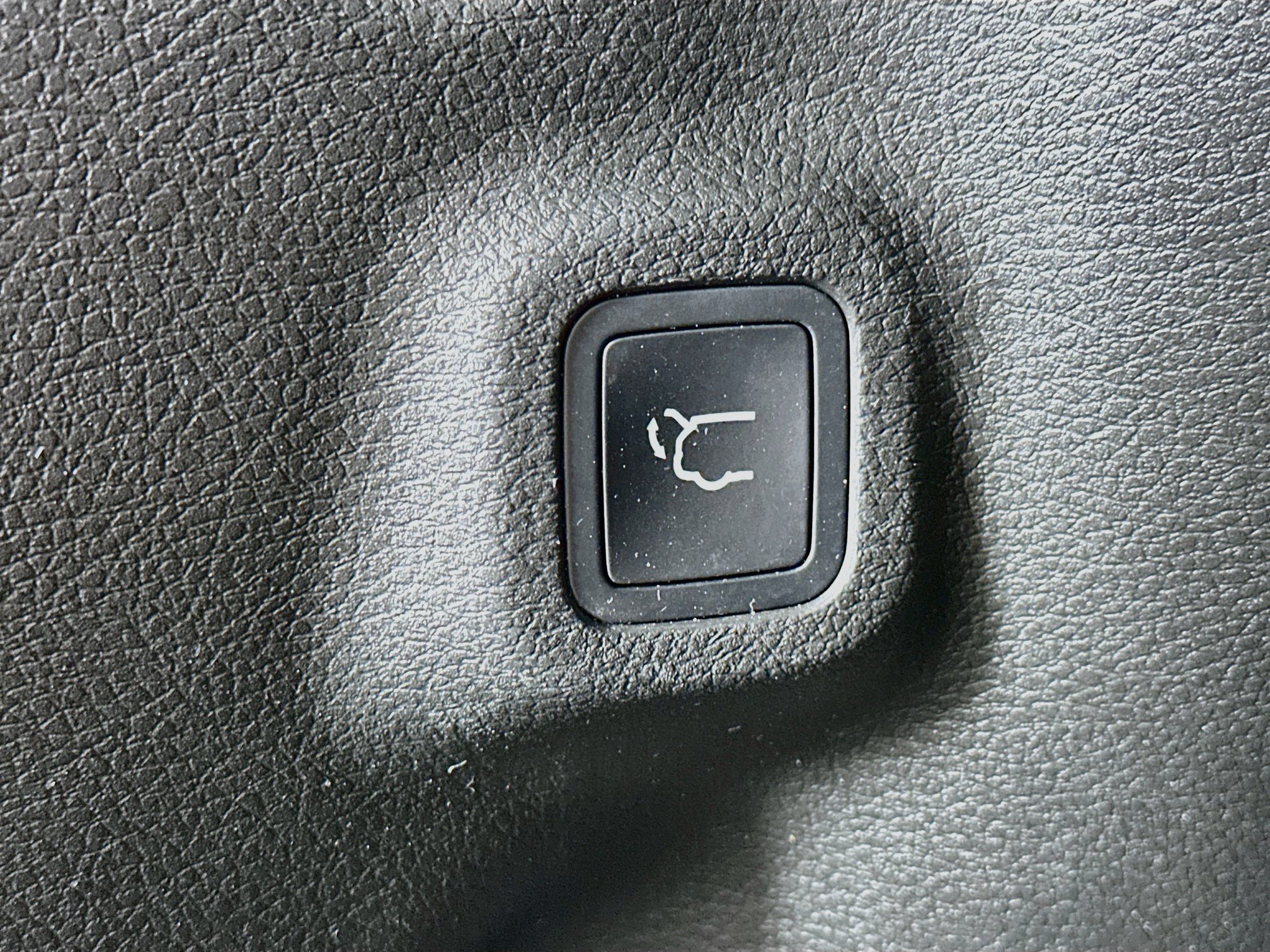 Used 2022 Jeep Compass Latitude w/ Convenience Group FWD image 28