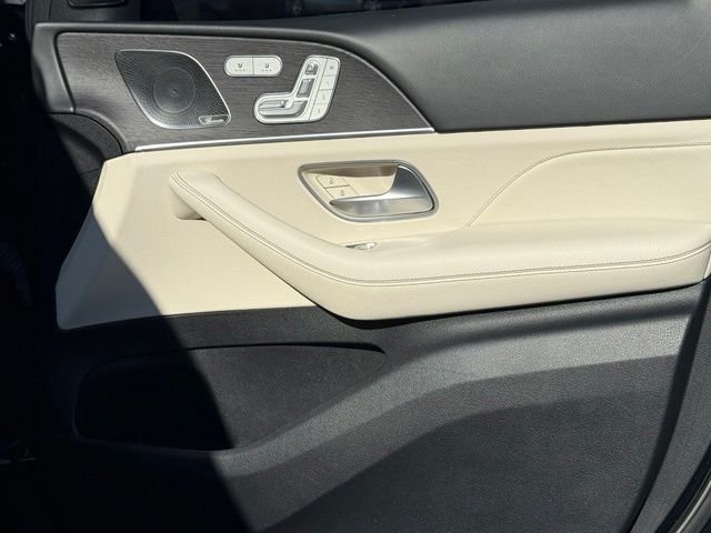 Used 2021 Mercedes-Benz GLS 450 4MATIC image 28