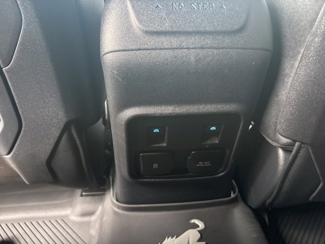 Used 2024 Ford Bronco Badlands image 13