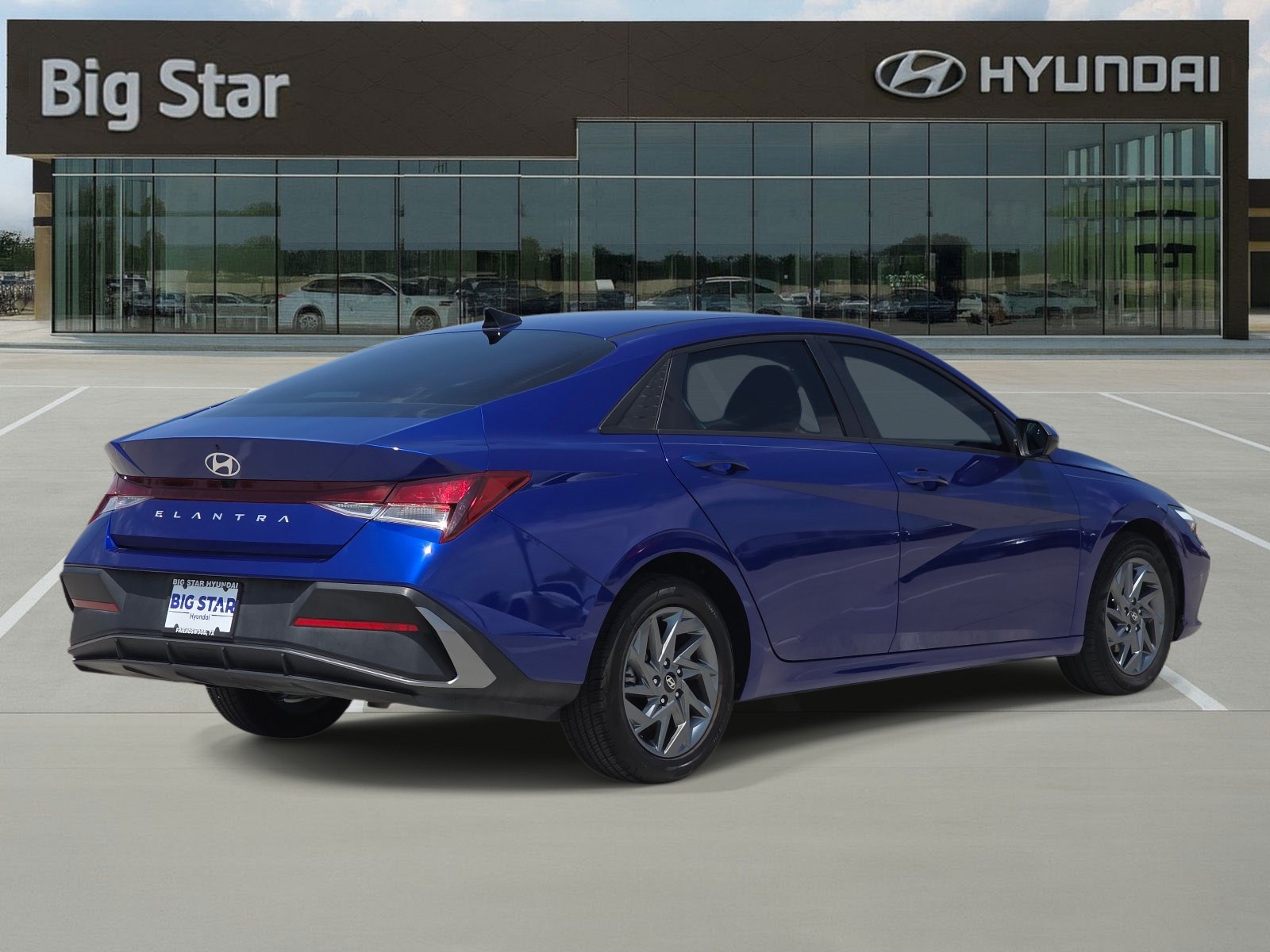 Used 2024 Hyundai Elantra SEL FWD image 4