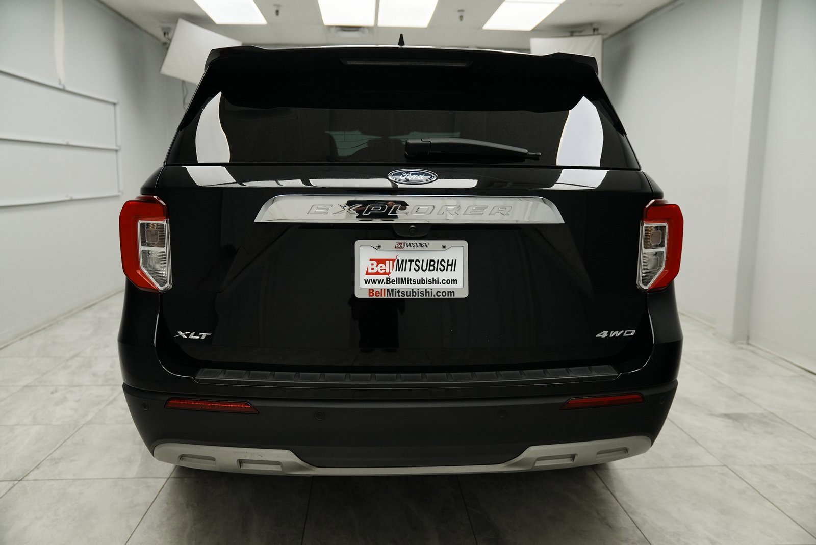 Used 2023 Ford Explorer XLT w/ Equipment Group 202A image 6