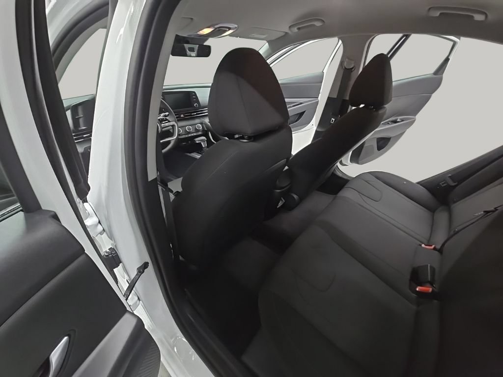 New 2026 Hyundai Elantra SE FWD image 16
