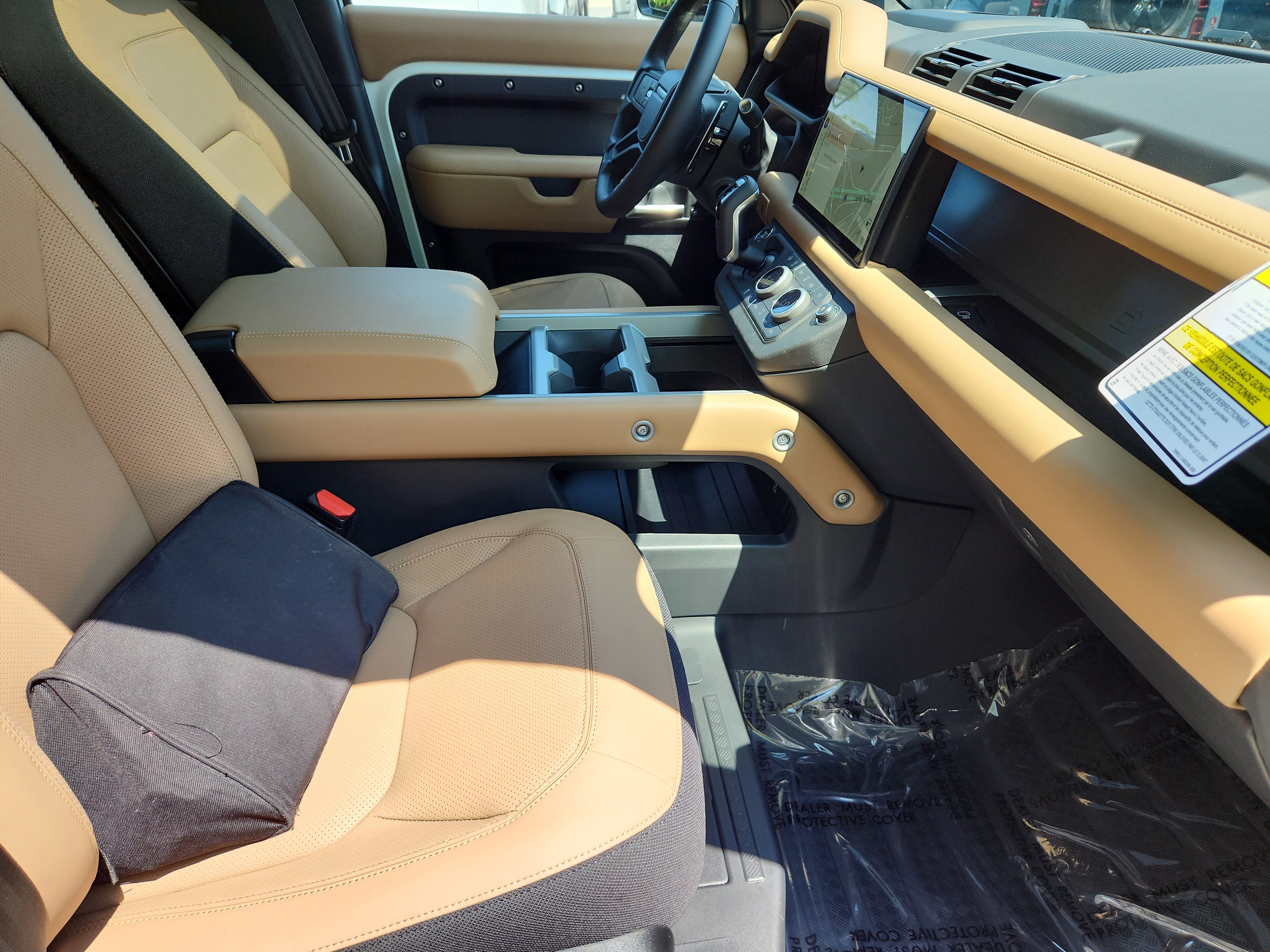 Used 2025 Land Rover Defender 130 V8 image 3