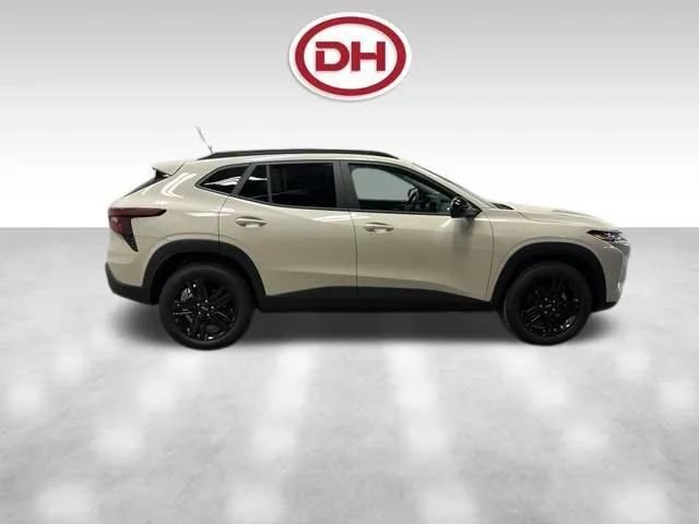 New 2026 Chevrolet Trax ACTIV w/ Driver Confidence Package FWD image 2