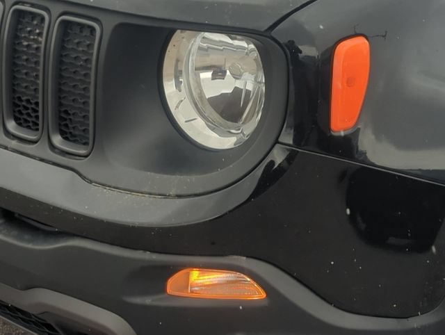 Used 2023 Jeep Renegade Trailhawk w/ Sun/Sound Group AWD/4WD image 9