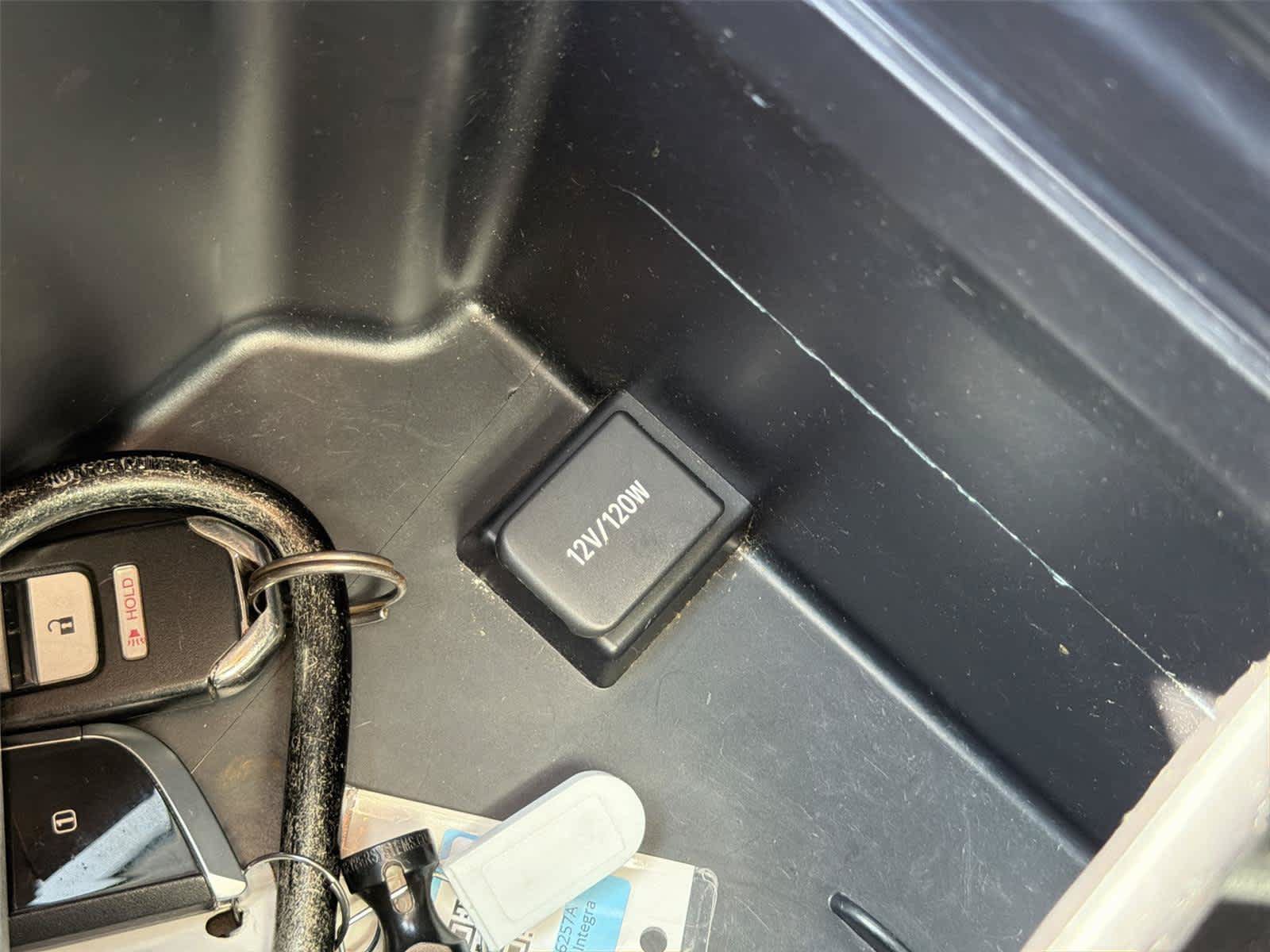 Used 2019 Toyota Highlander LE FWD image 38