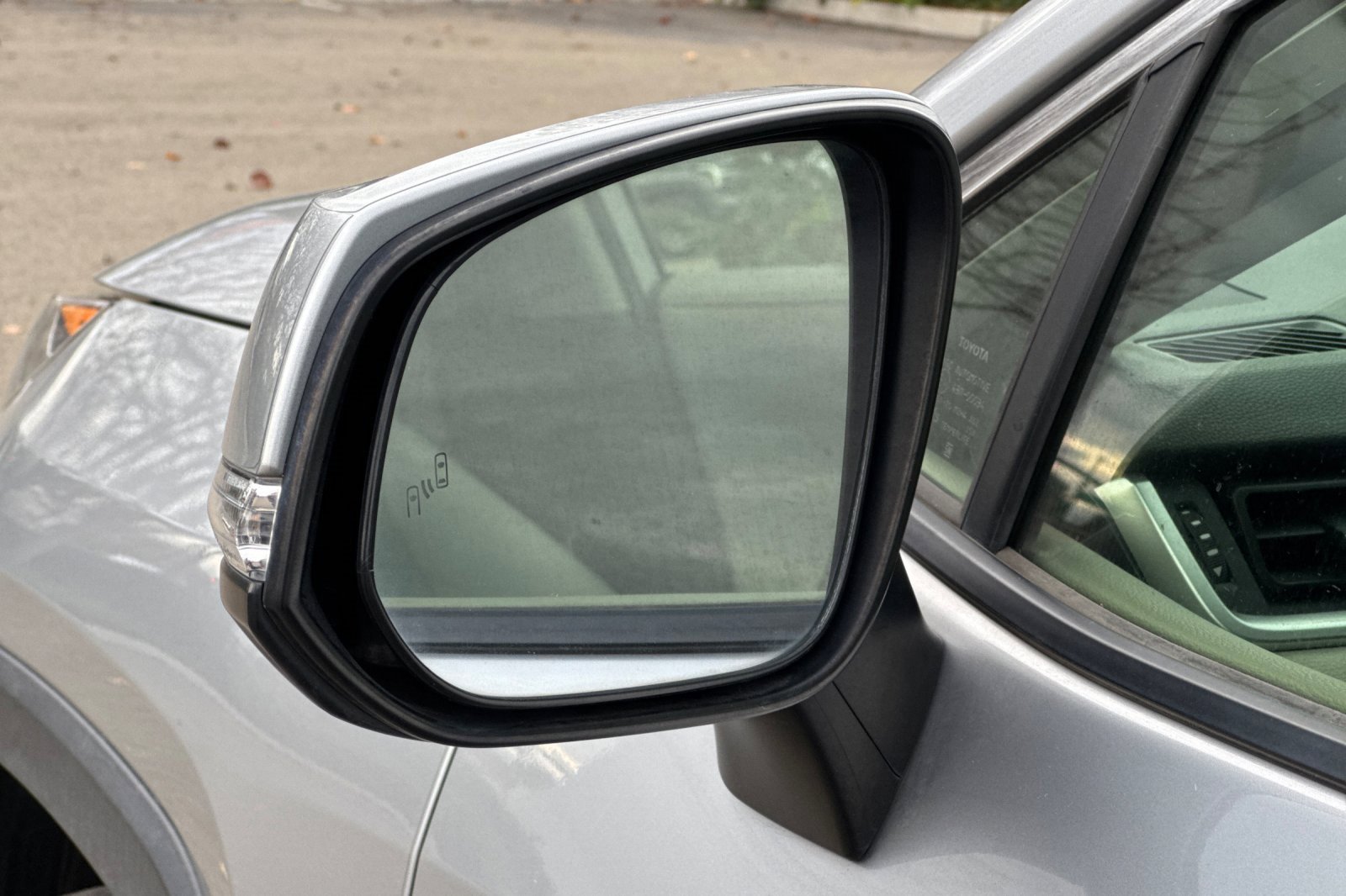 Used 2020 Toyota RAV4 Limited image 55