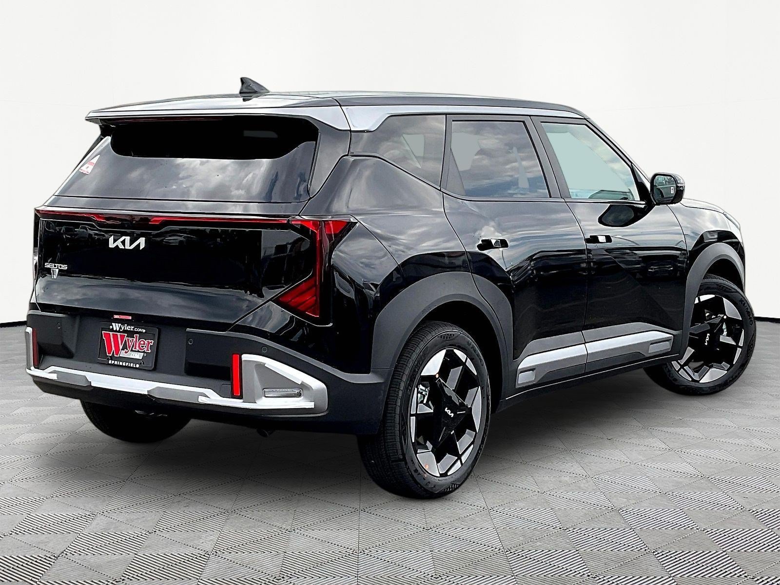 New 2027 Kia Seltos S FWD image 7