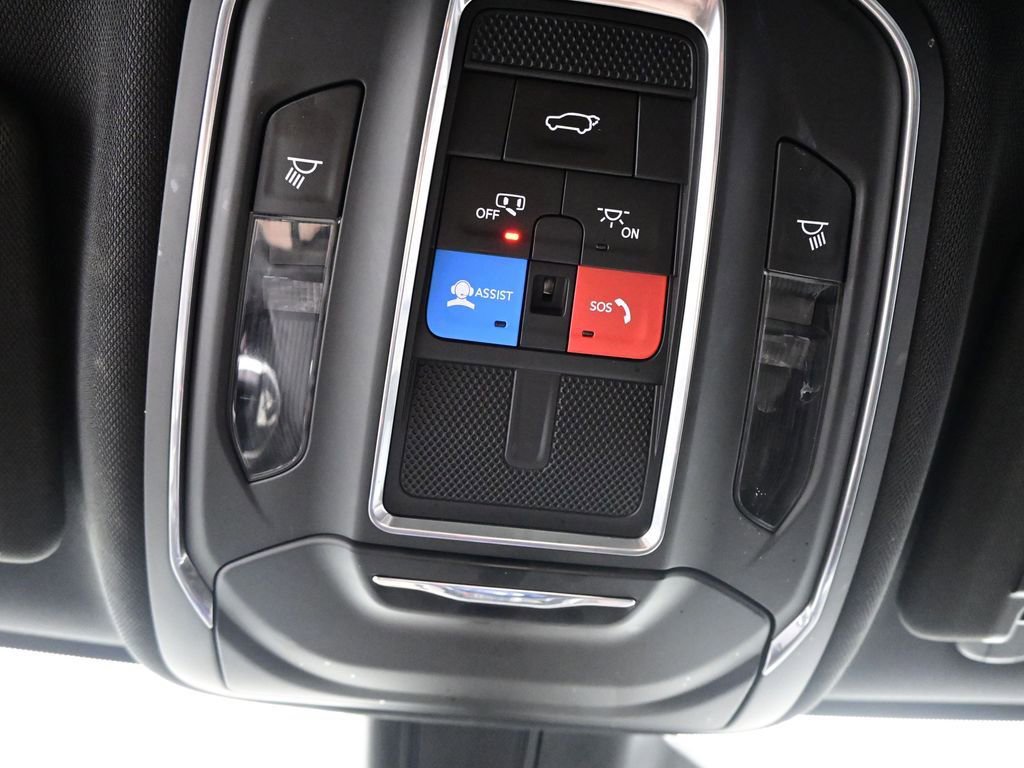 Used 2024 Jeep Grand Cherokee Altitude image 17