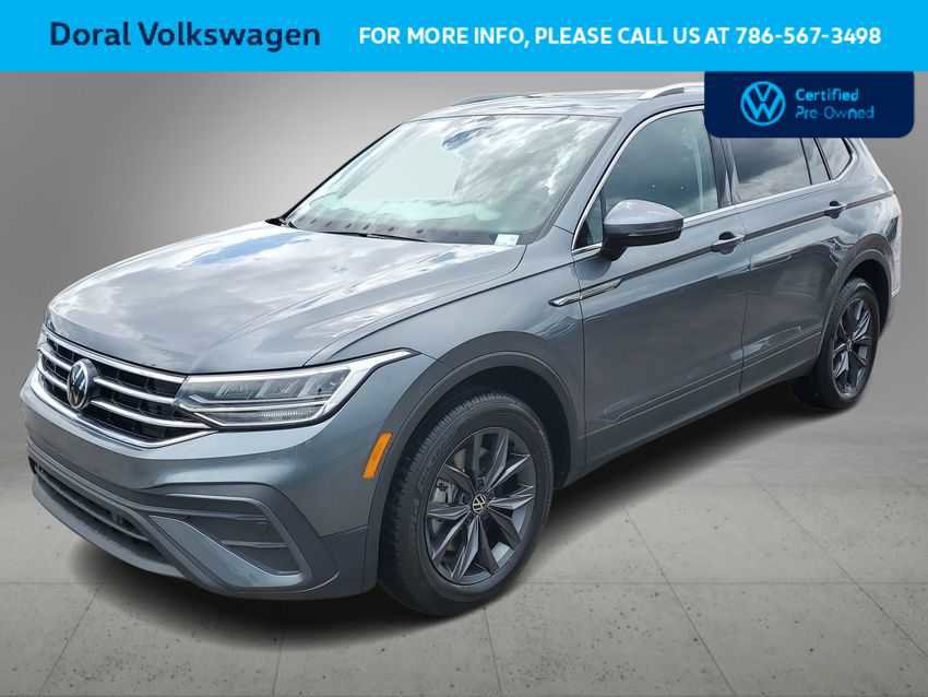 Used 2023 Volkswagen Tiguan SE w/ Panoramic Sunroof Package