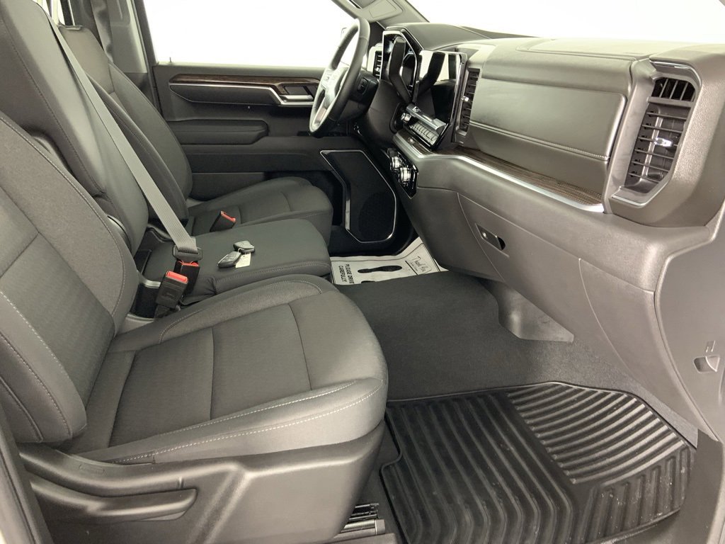 Used 2025 GMC Sierra 1500 Elevation image 16