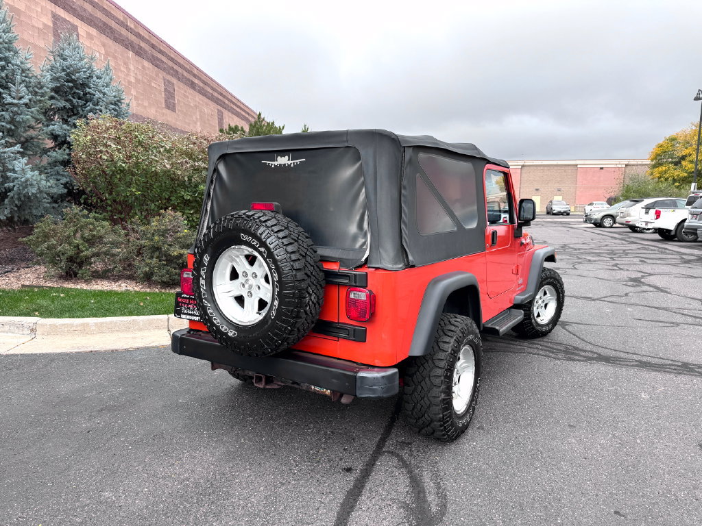 Used 2005 Jeep Wrangler Unlimited w/ Premium Audio Group AWD/4WD image 8