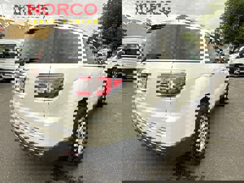 Used 2015 GMC Acadia SLE image 8