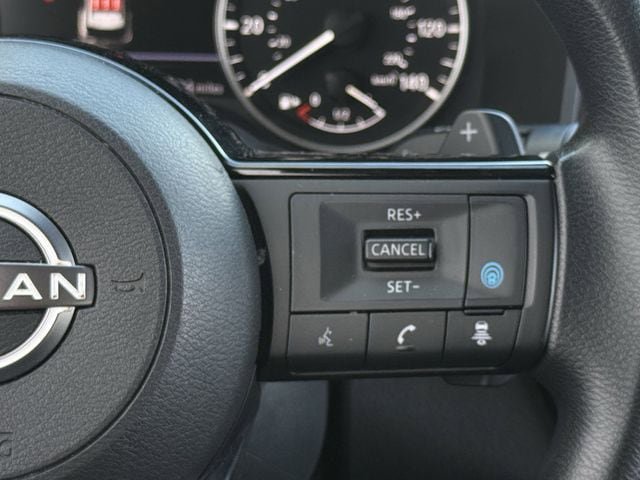 Used 2023 Nissan Rogue SV FWD image 14