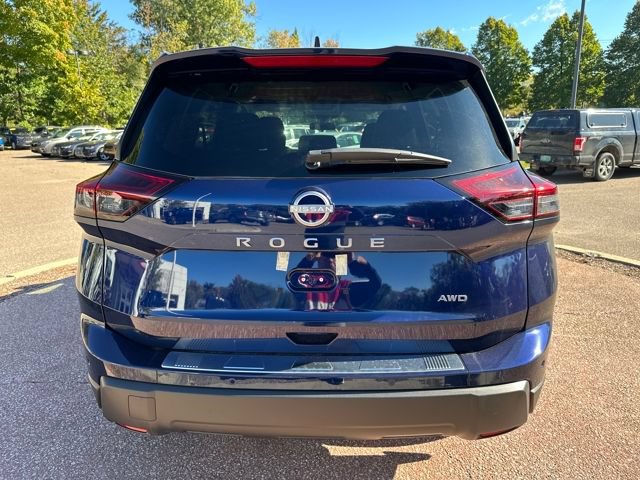 Used 2026 Nissan Rogue SV AWD/4WD image 2