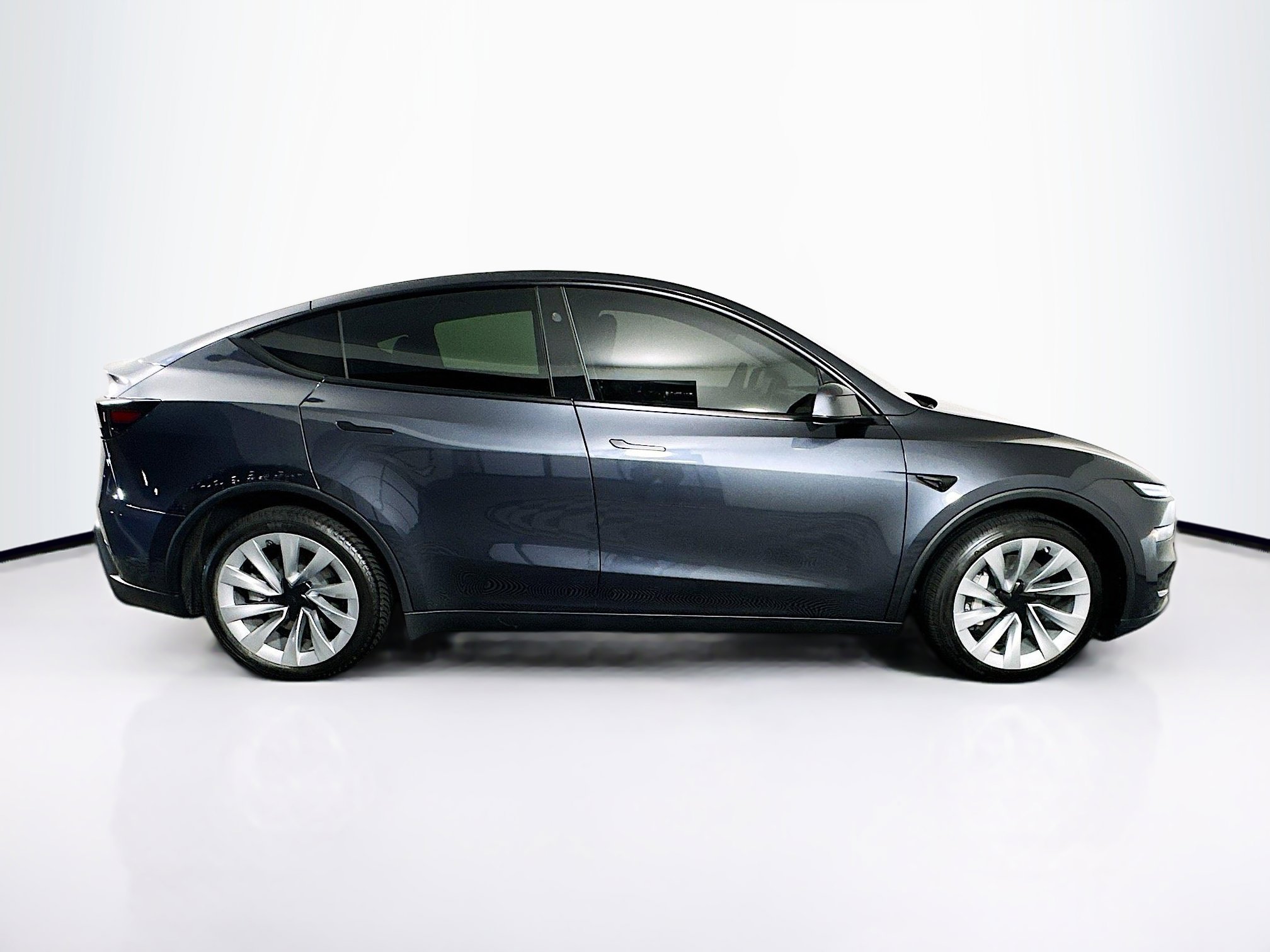Used 2026 Tesla Model Y 2WD image 10