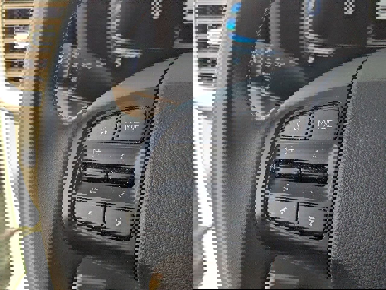 Used 2025 Hyundai Venue SEL image 31