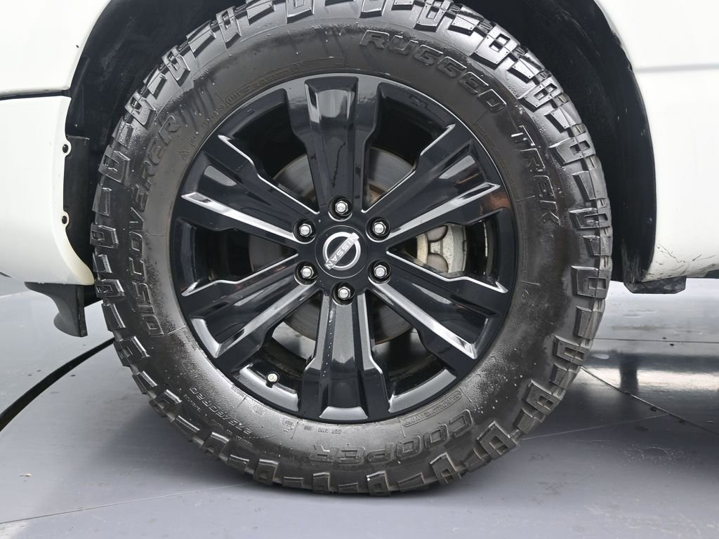Used 2023 Nissan Titan SV w/ SV Convenience Package image 10