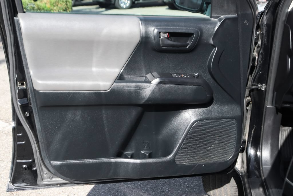 Used 2016 Toyota Tacoma SR w/ SR Convenience Package AWD/4WD image 16