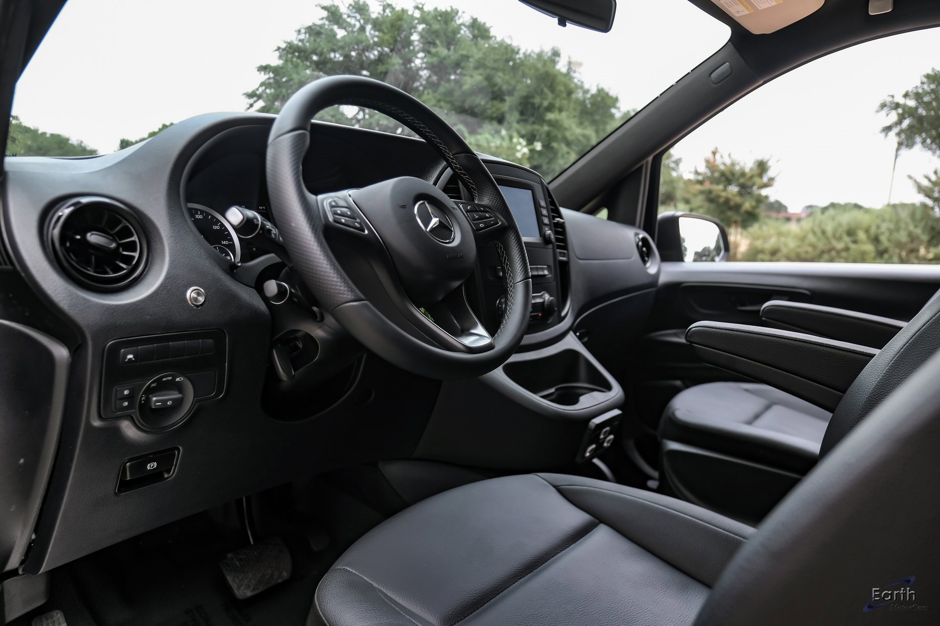 Used 2023 Mercedes-Benz Metris Passenger image 33