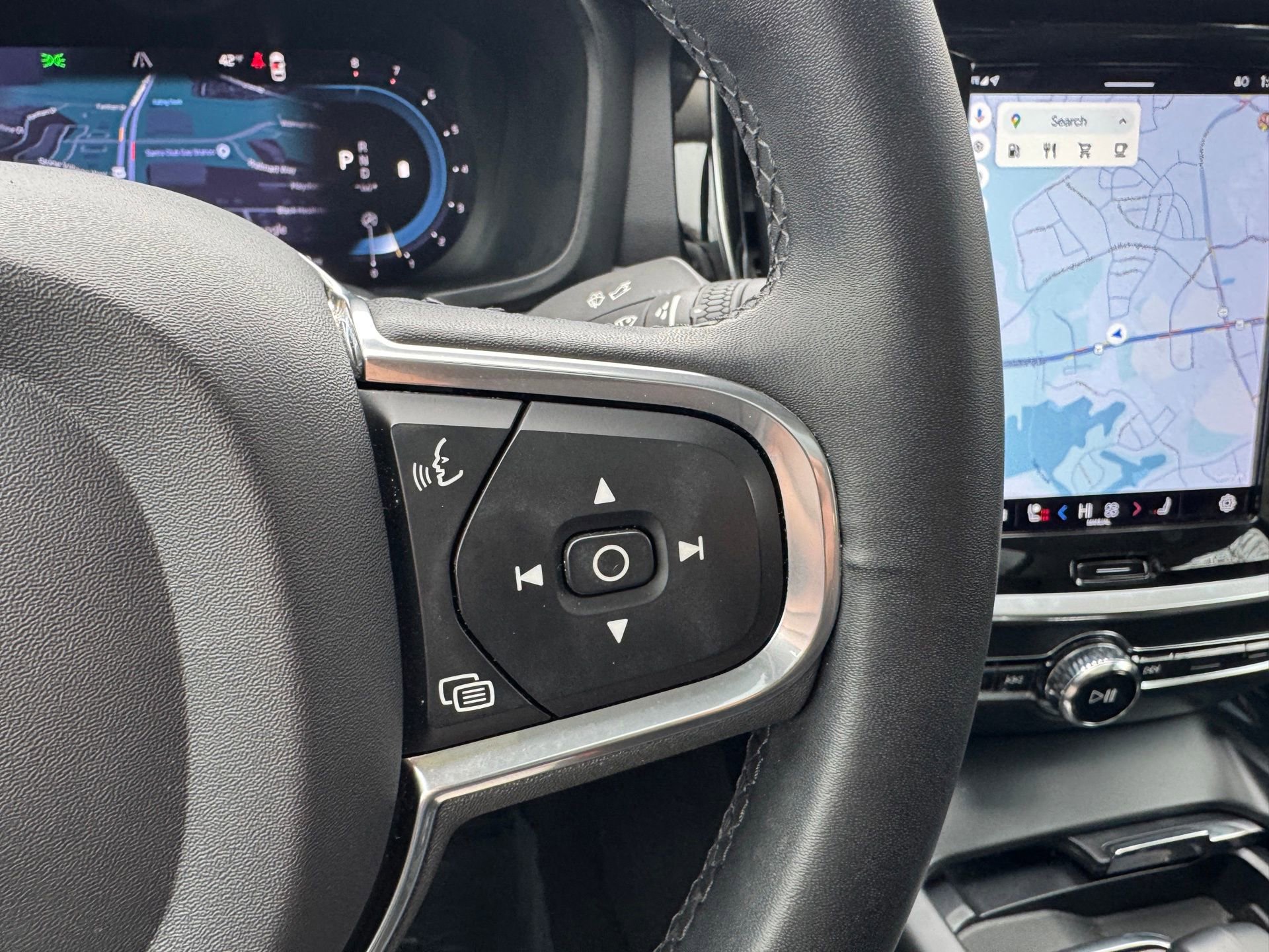 Used 2023 Volvo S60 B5 Core w/ Climate Package image 10