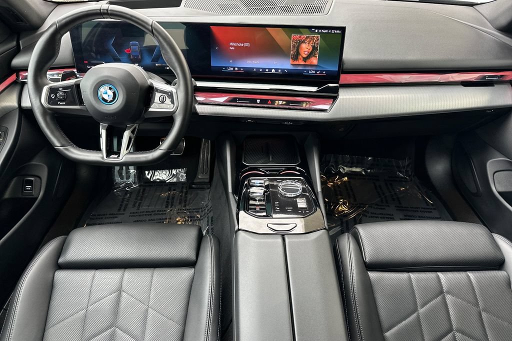 Used 2024 BMW i5 eDrive40i w/ Executive Package RWD image 14