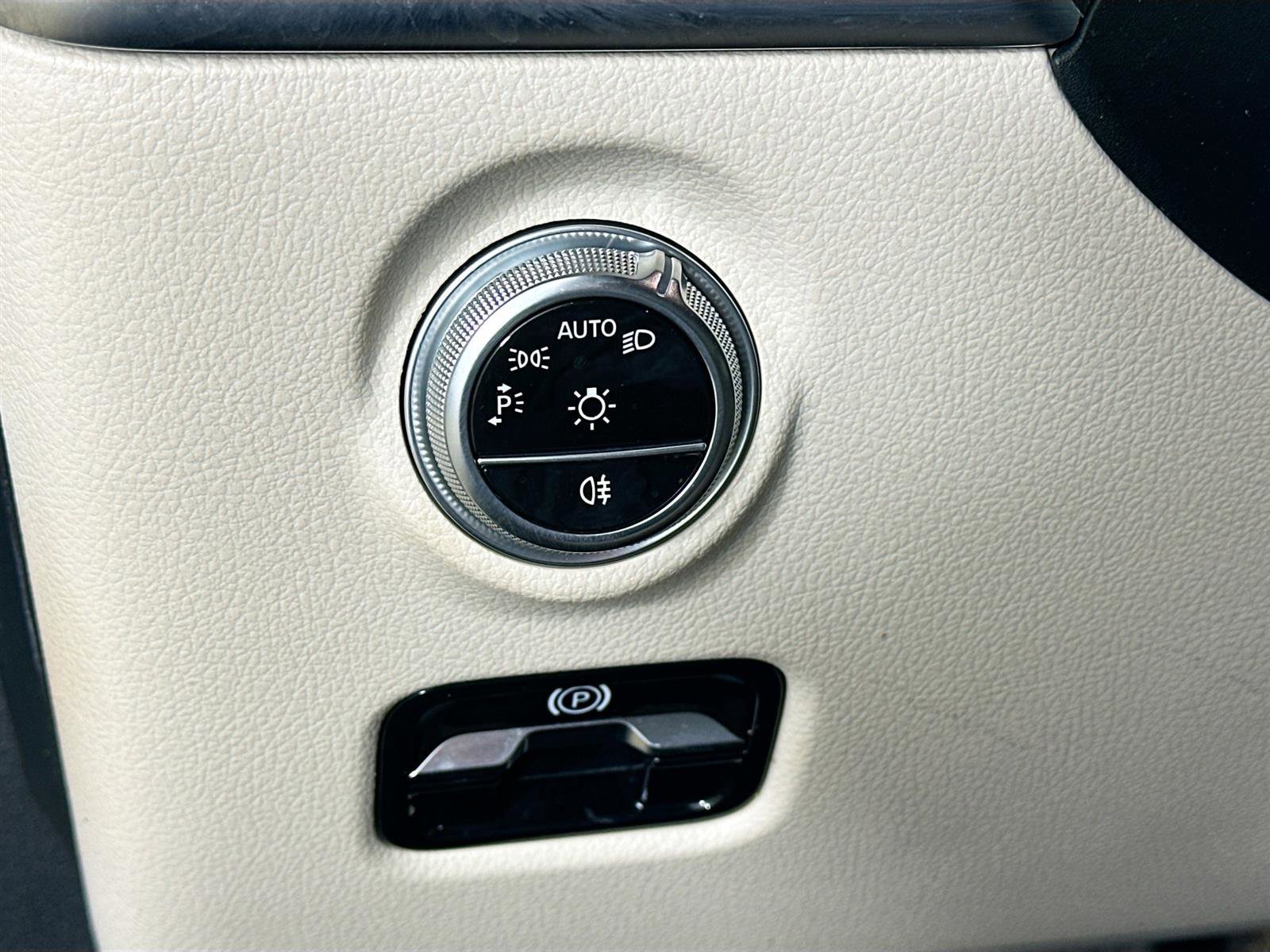 Certified 2023 Mercedes-Benz C 300 4MATIC Sedan image 10