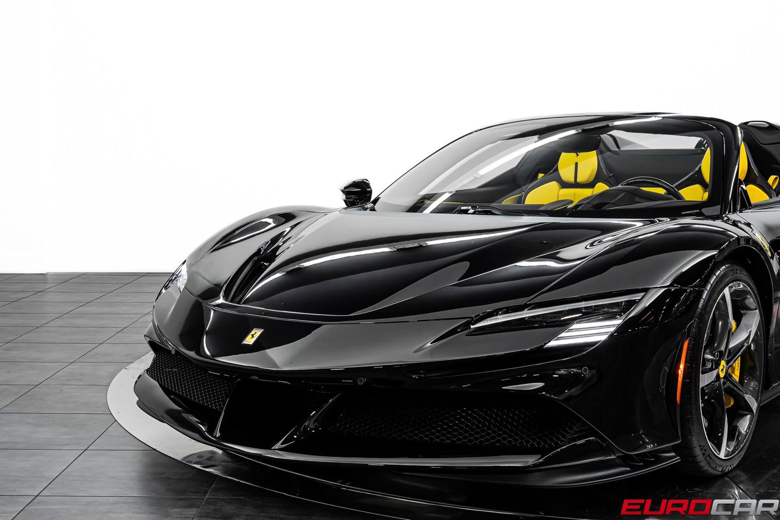 Used 2024 Ferrari SF90 Spider AWD/4WD image 18