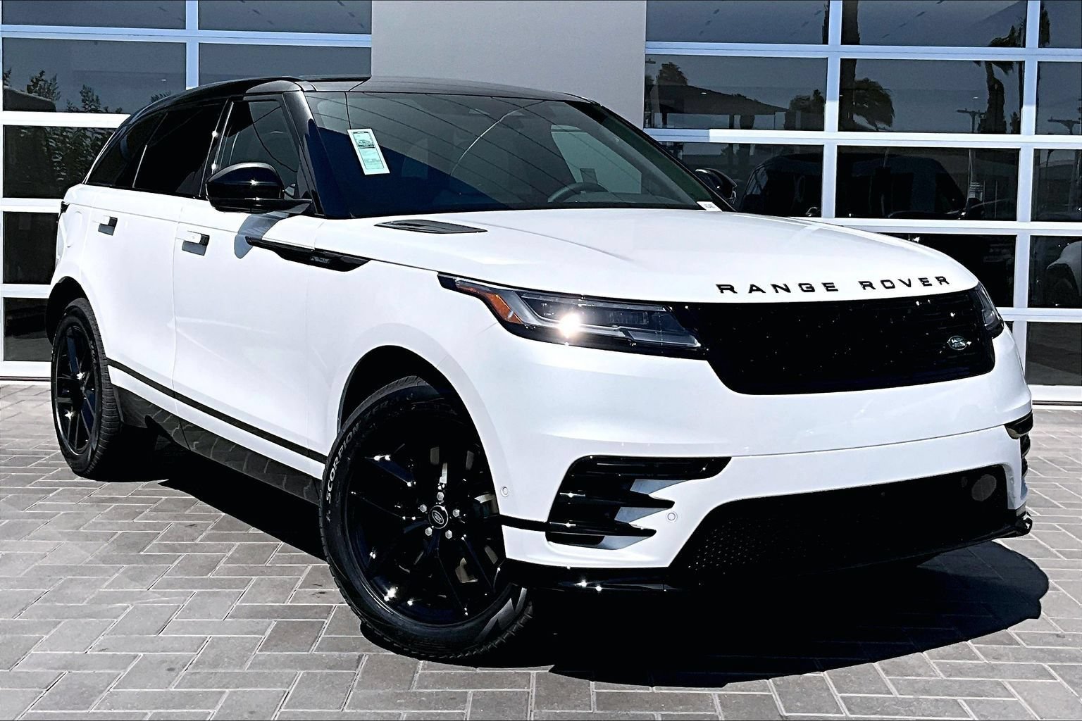 New 2026 Land Rover Range Rover Velar Dynamic SE AWD/4WD image 2
