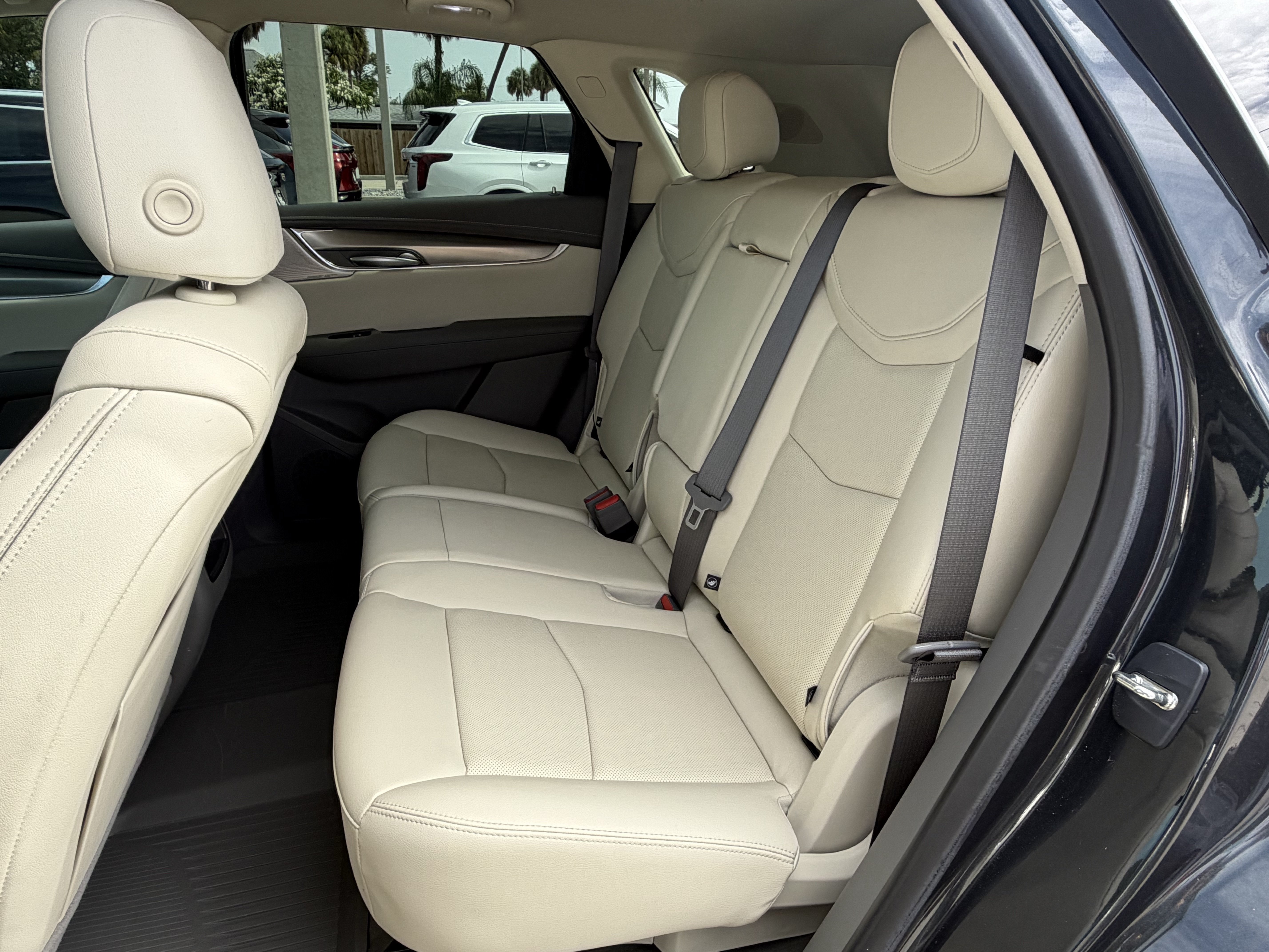 Certified 2023 Cadillac XT5 Premium Luxury w/ Technology Package FWD image 11