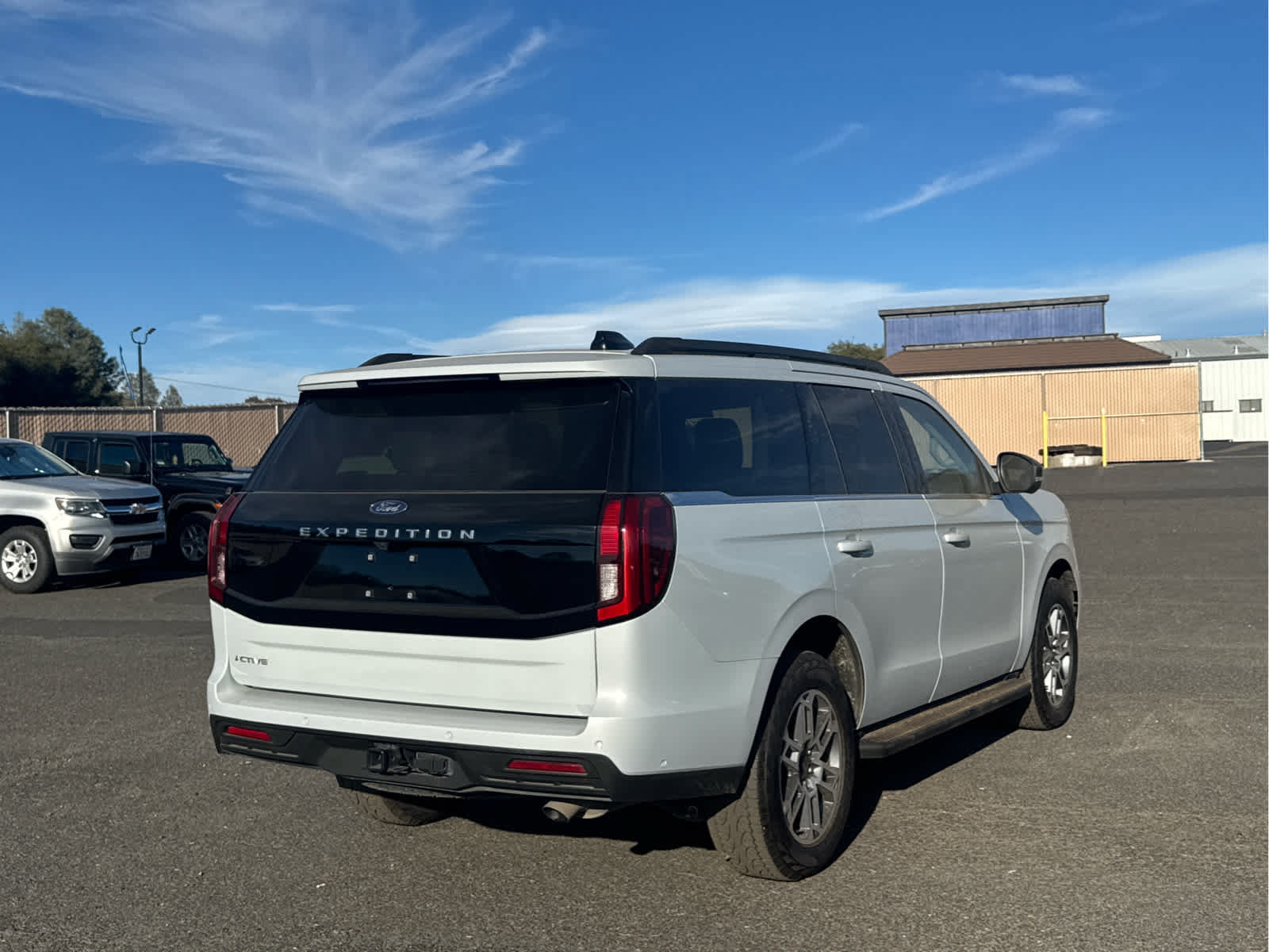 Used 2025 Ford Expedition Active AWD/4WD image 5