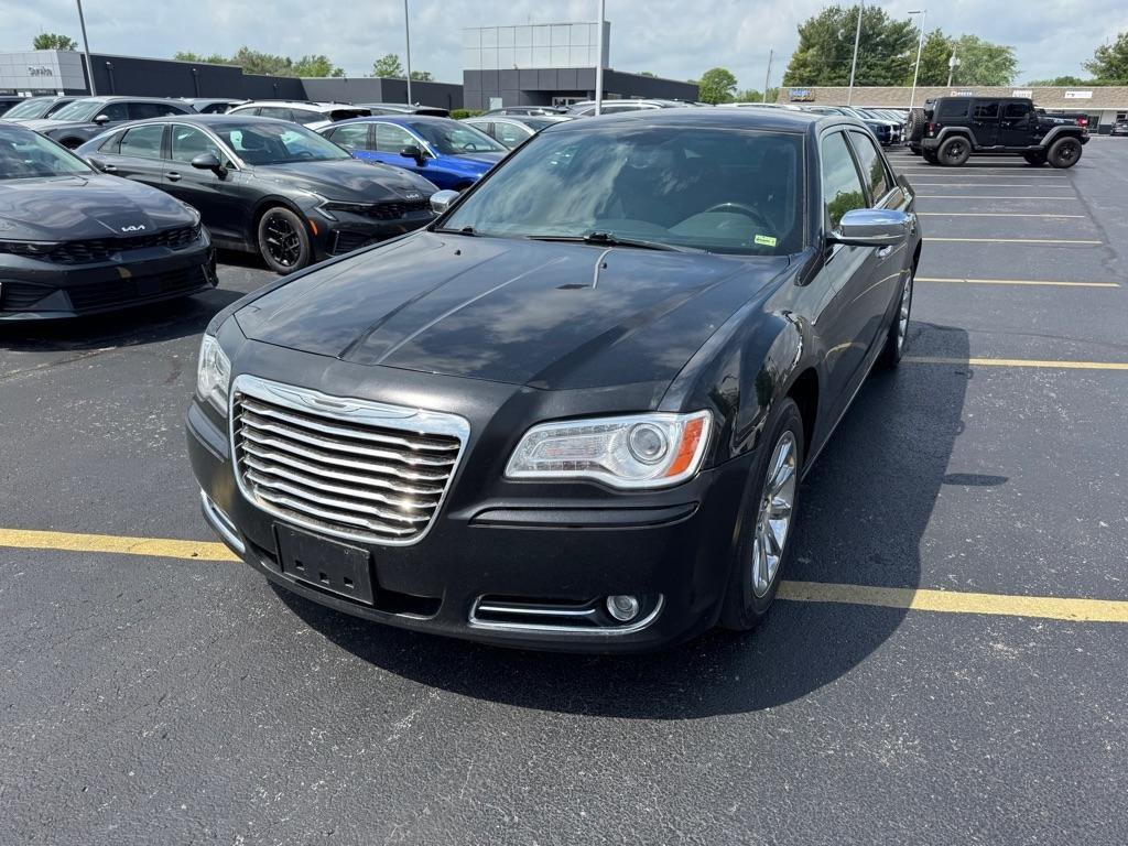 Used 2014 Chrysler 300 C image 1