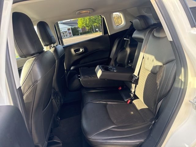 Used 2018 Jeep Compass Latitude w/ Popular Equipment Group AWD/4WD image 11