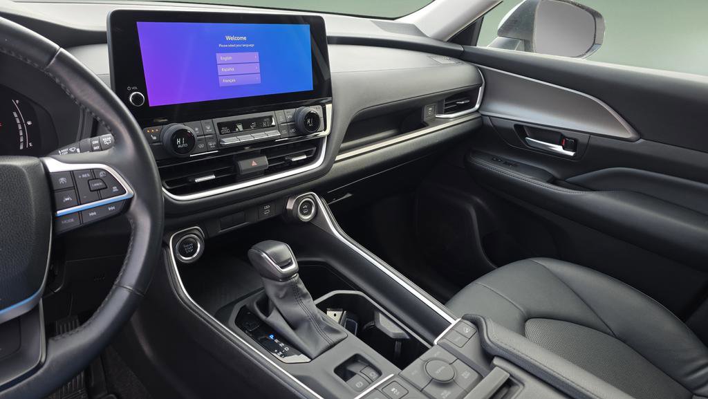 Used 2024 Toyota Grand Highlander XLE image 25